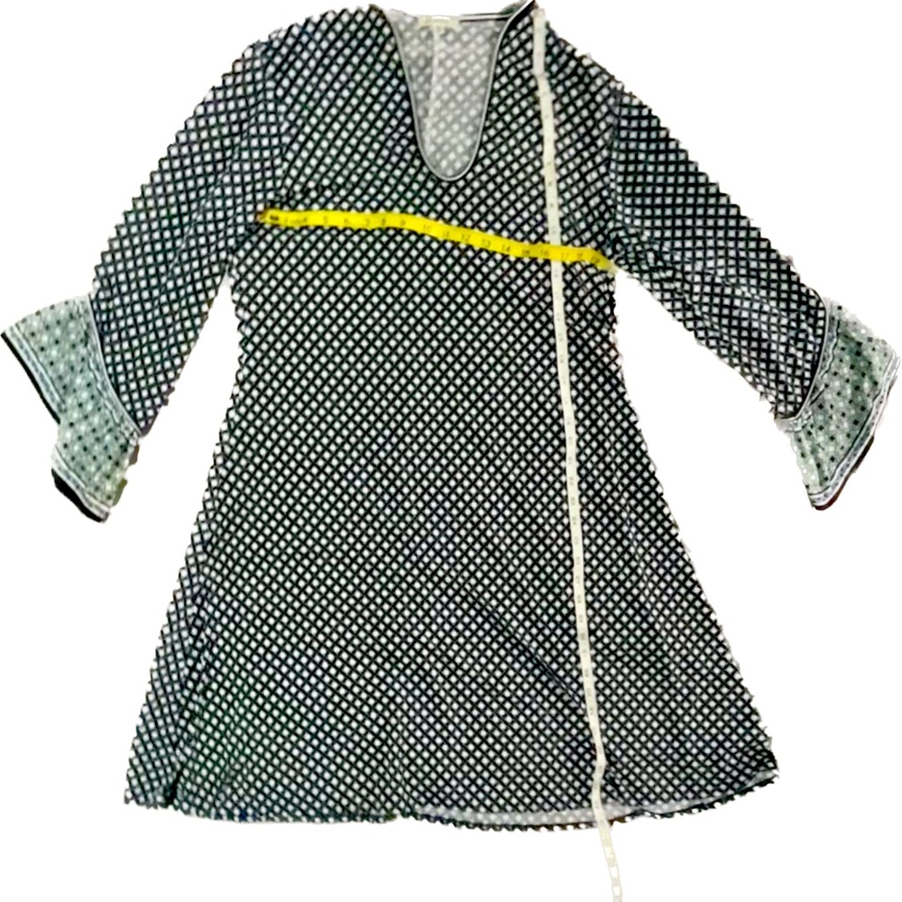 Max Studio V-Neck Shift Dress - XL - 3/4 sleeve with flutter detail